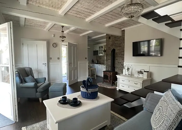 Bay Wynajem Domkow 度假居 *